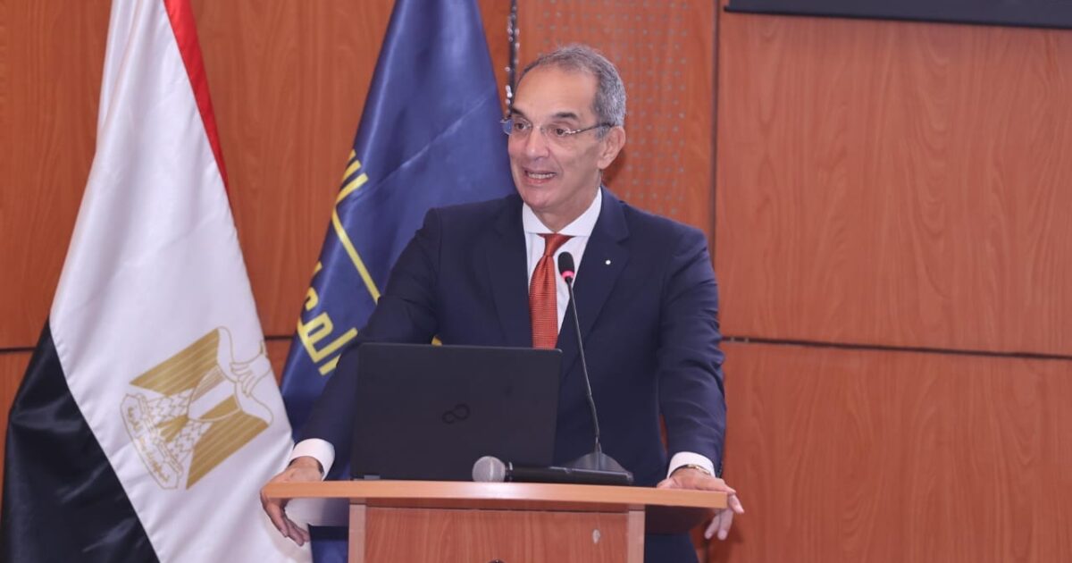 وزير الاتصالات