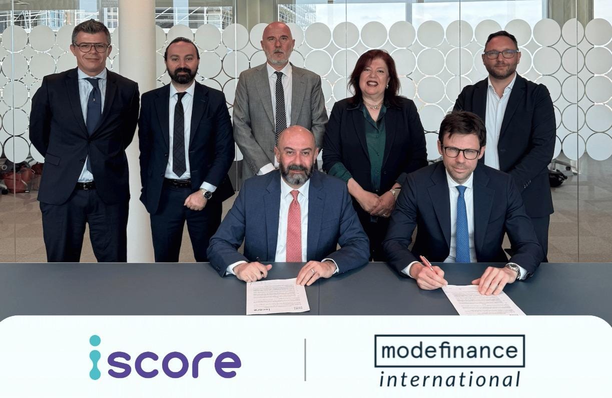 «iscore» توقع اتفاقية شراكة إستراتيجية مع «Modefinance International» العالمية