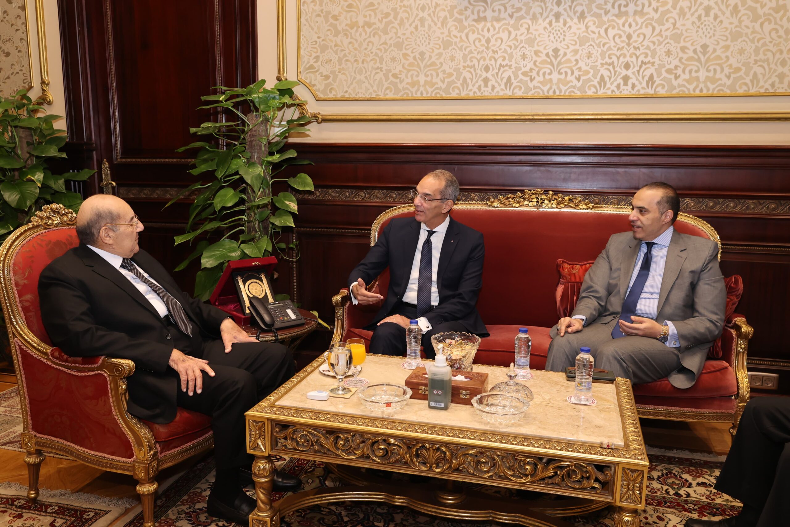 وزير الاتصالات د.عمرو طلعت