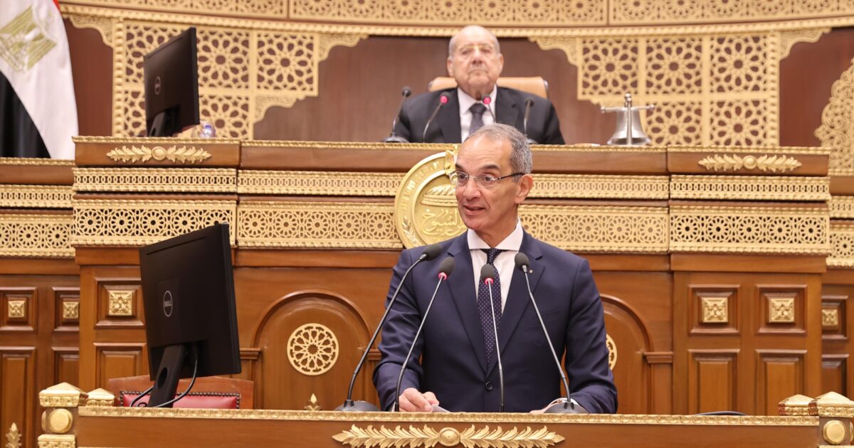 وزير الاتصالات د.عمرو طلعت