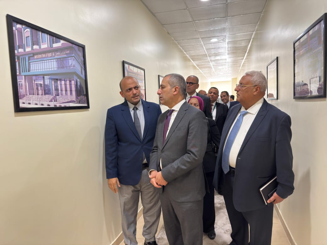 رئيس البنك الزراعي المصري يتفقد الأعمال النهائية بمقر البنك بالعاصمة الإدارية 