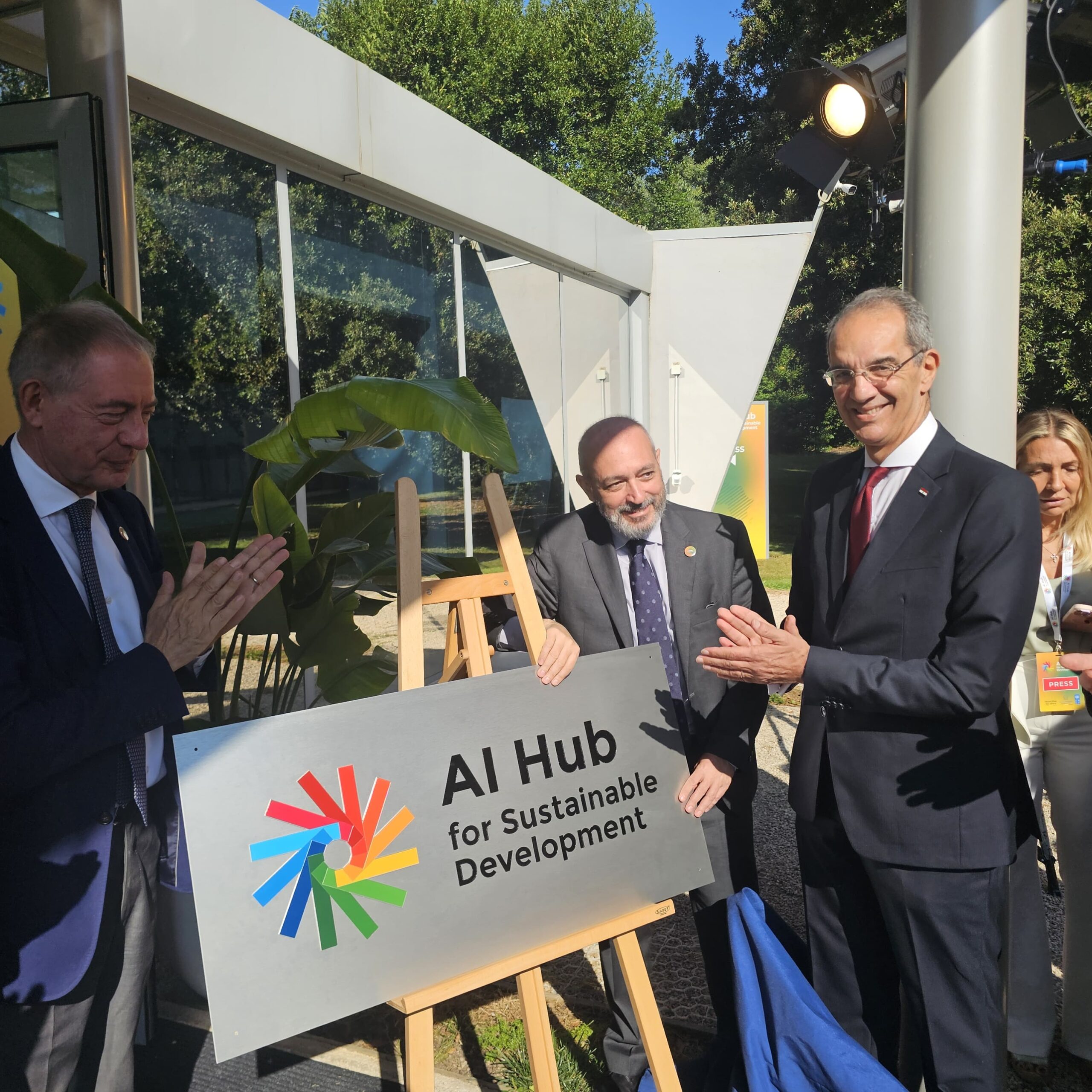 وزير الاتصالات يشارك في إطلاق مركز الذكاء الاصطناعي بروما