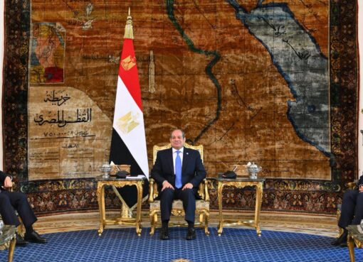 الرئيس السيسي يستقبل رئيس مجلس الدولة الصيني: تعزيز الشراكة الاستراتيجية ودعم الاستثمارات