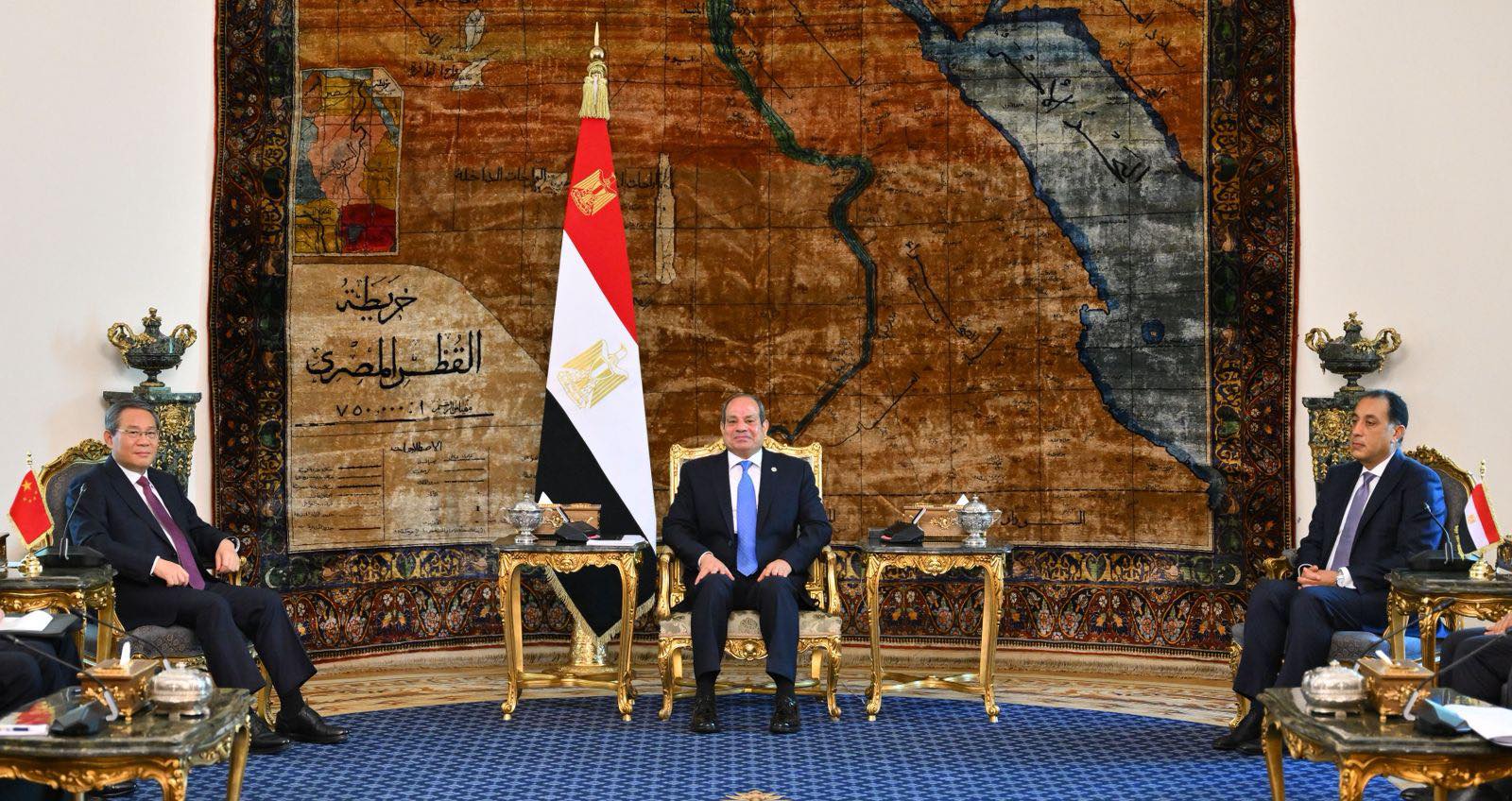 الرئيس السيسي يستقبل رئيس مجلس الدولة الصيني: تعزيز الشراكة الاستراتيجية ودعم الاستثمارات