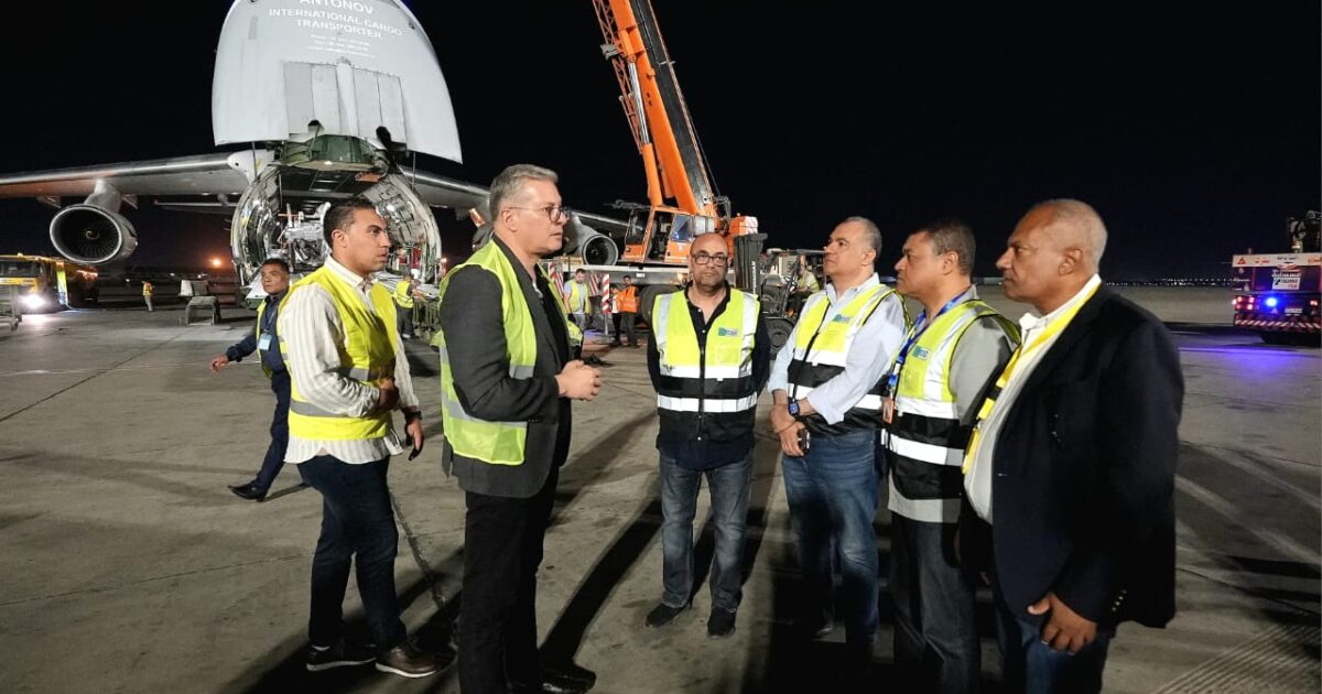 وصول أكبر ذراع تحميل بحري لمصر استعدادًا لتشغيل وحدة التغييز الرابعة