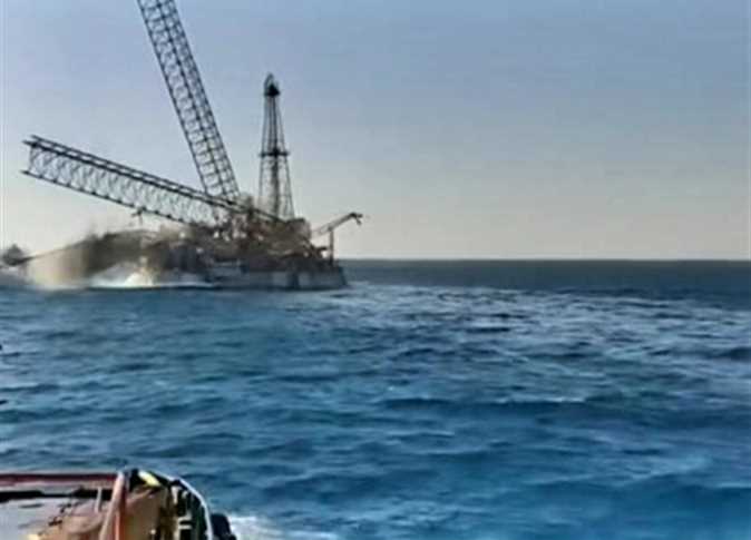 حفار البترول الغارق «إد مارين 12