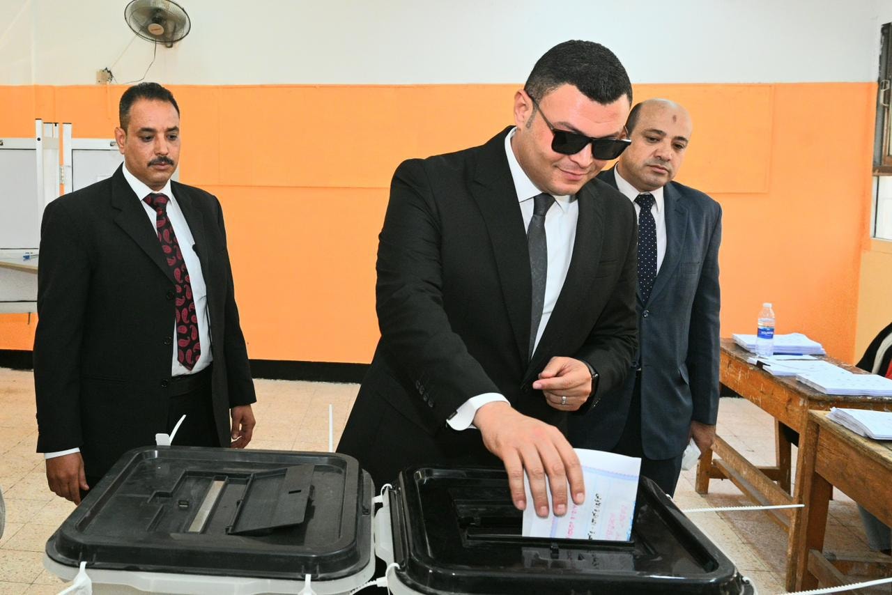 وزير الاسكان والمجتمعات العمرانية 