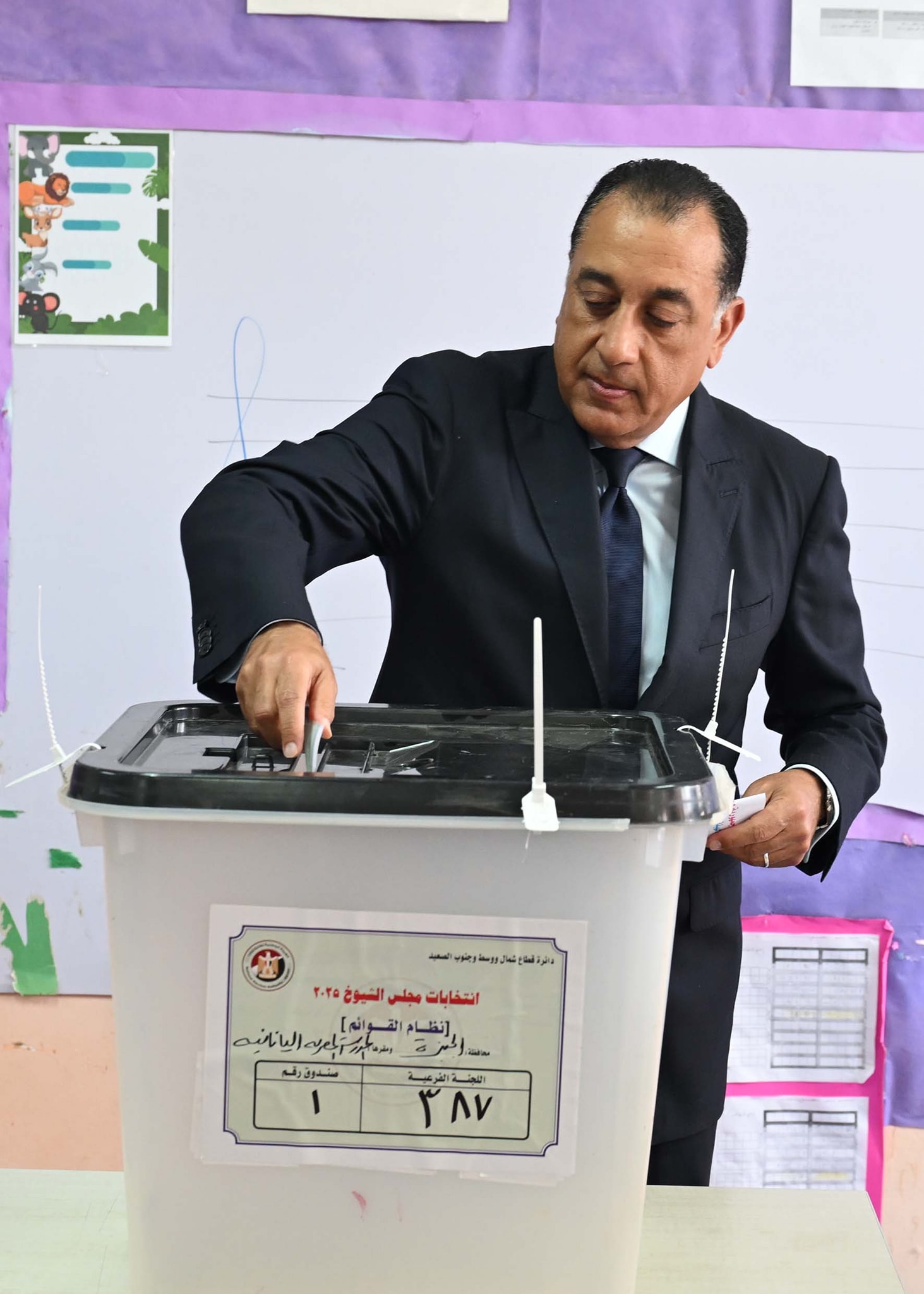 الدكتور مصطفي مدبولي رئيس مجلس الوزراء 