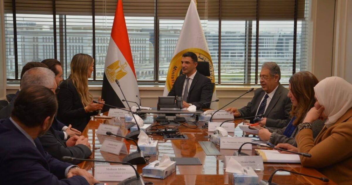 وزير الصناعة