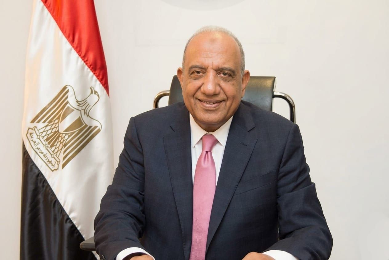 الدكتور محمود عصمت