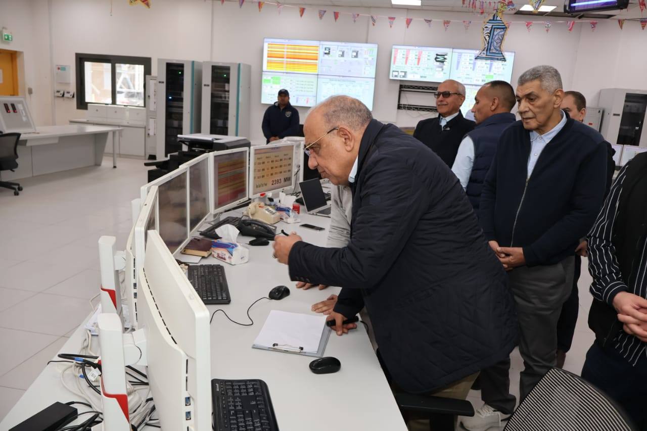 وزير الكهرباء